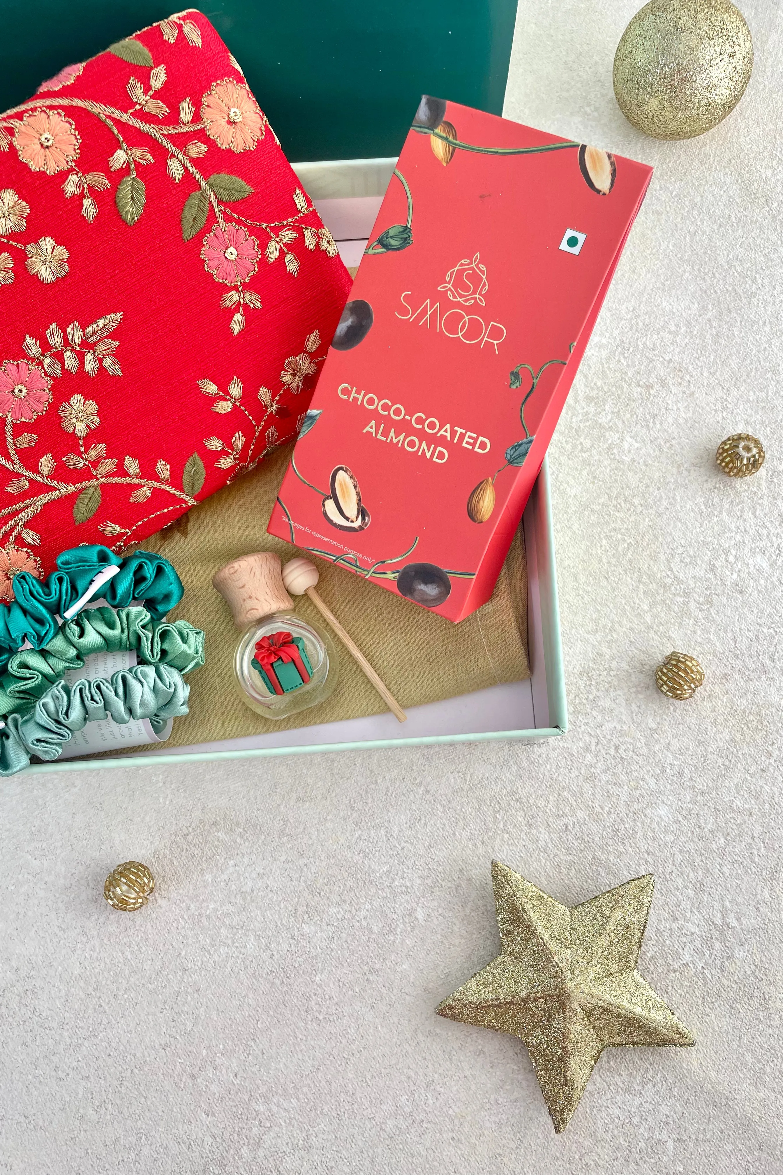 Christmas Hamper - Floral Creeper Red Clutch - Scented & Accessory Box