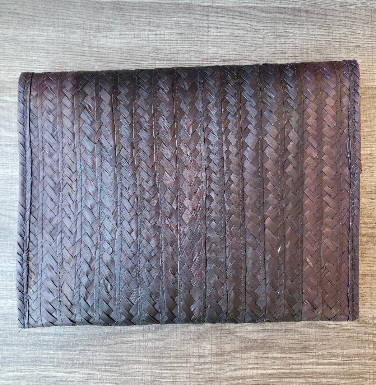 Heart palm clutch