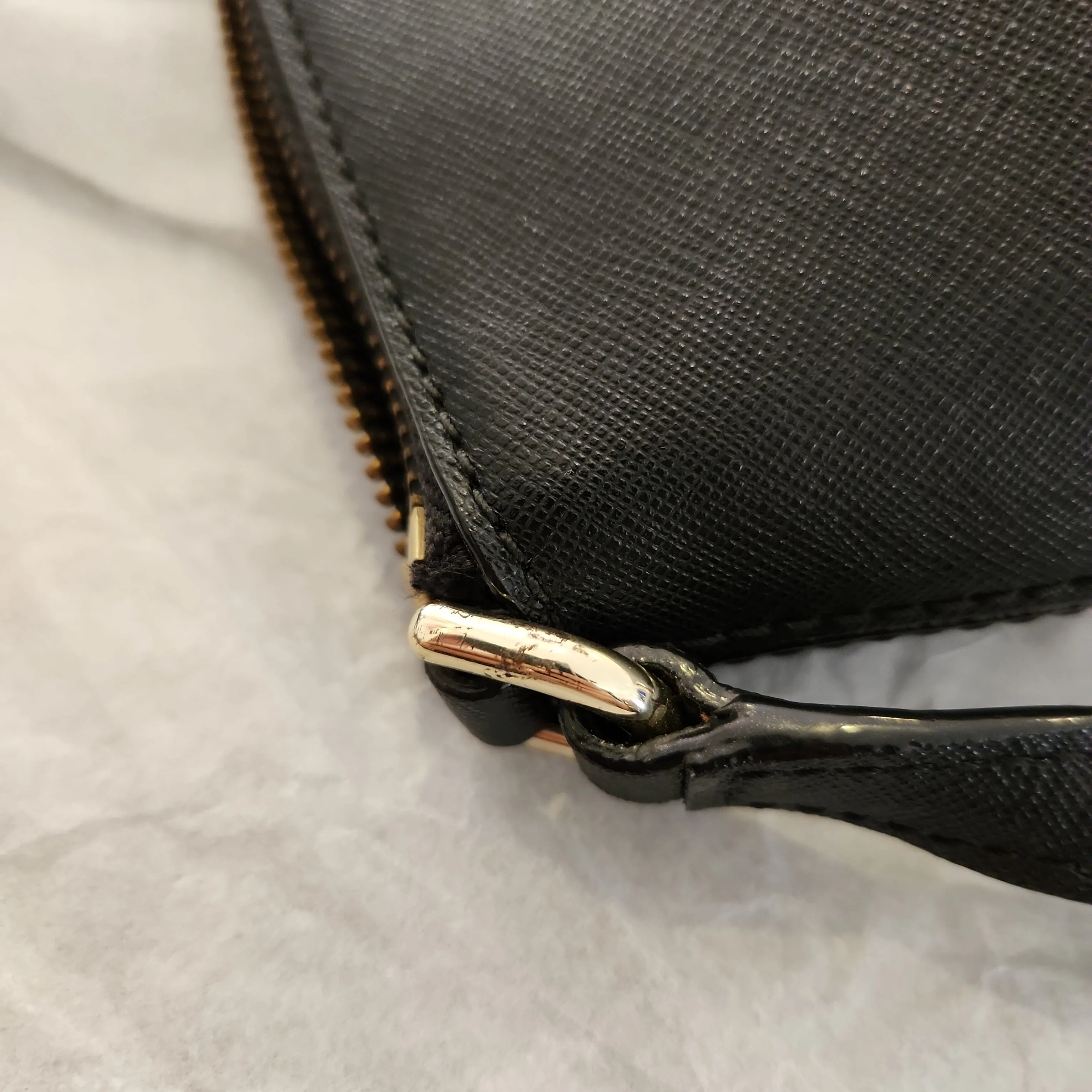 Kate Spade Black Leather Swan Crossbody Bag | Gently Used |