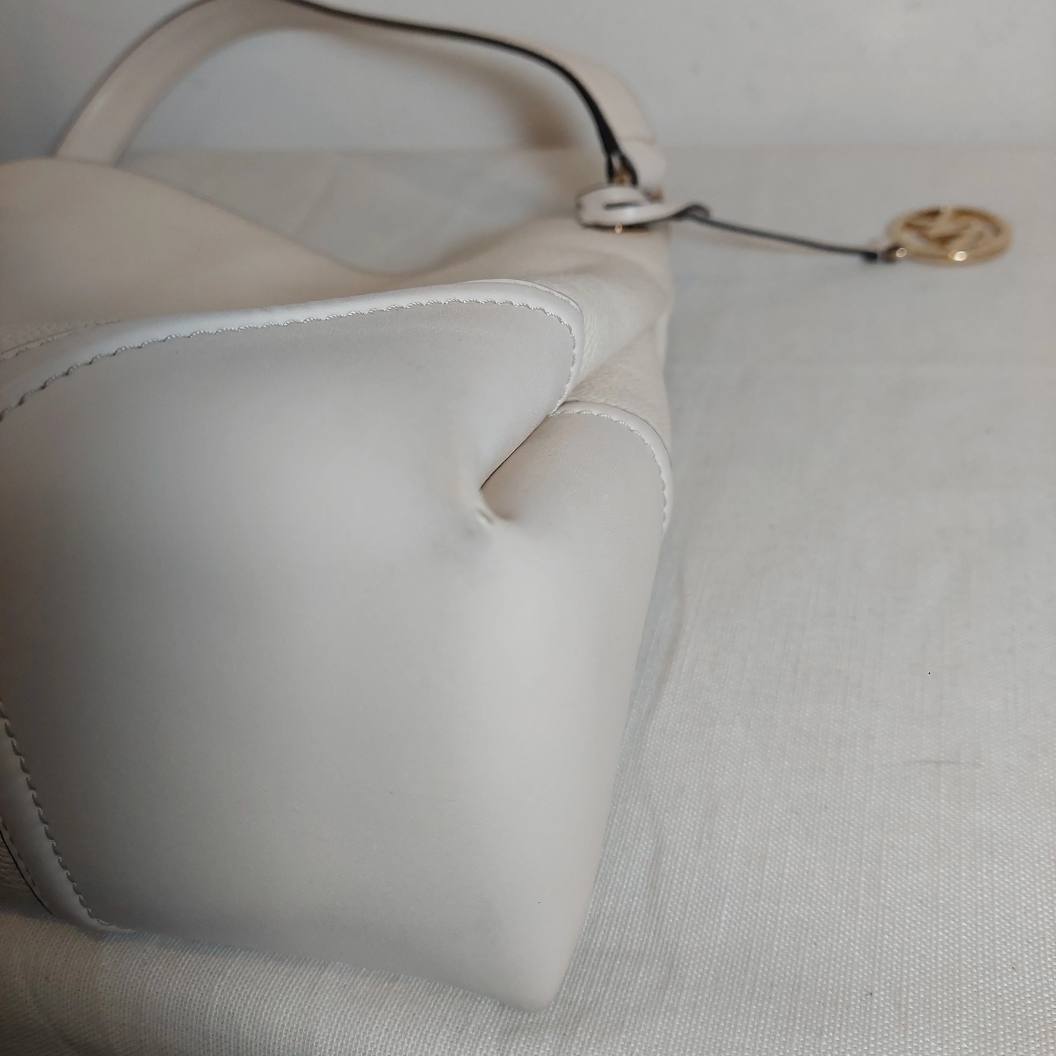 Michael Kors White Leather Nicole Shoulder Bag | Pre loved |